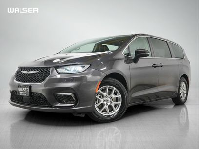 Used 2023 Chrysler Pacifica Touring-L