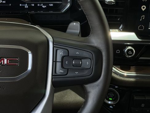 Used 2024 GMC Sierra 1500 SLT AWD/4WD image 17