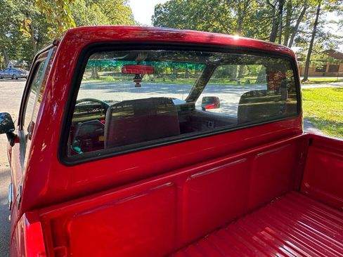 Used 1988 Toyota Pickup 4x4 Regular Cab image 39