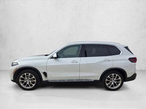 Used 2024 BMW X5 xDrive40i image 2