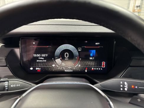 Used 2025 GMC Acadia Elevation image 29