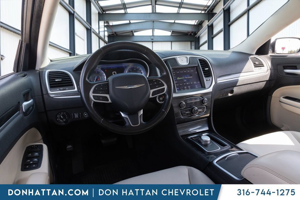 Used 2020 Chrysler 300 Touring w/ Driver Convenience Group RWD image 19