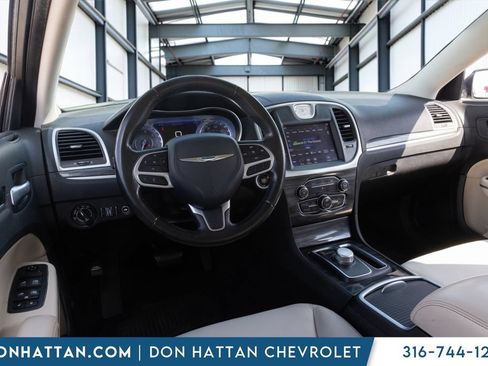 Used 2020 Chrysler 300 Touring w/ Driver Convenience Group RWD image 19