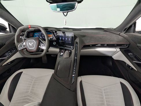 Used 2023 Chevrolet Corvette Stingray Premium Conv w/ Z51 Performance Package RWD image 26