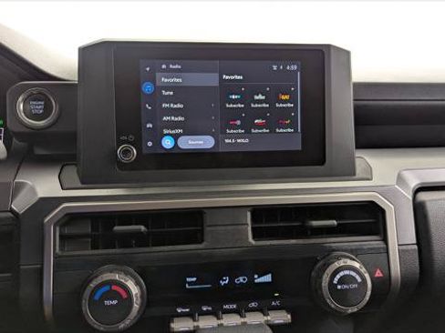 Used 2025 Toyota 4Runner SR5 AWD/4WD image 28