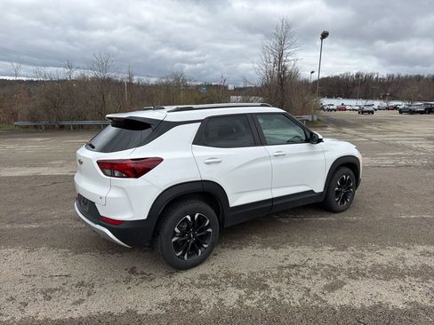Used 2022 Chevrolet TrailBlazer LT w/ Convenience Package image 3