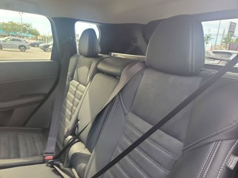New 2026 Mitsubishi Outlander SE image 13
