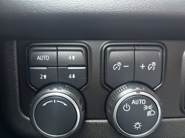 Used 2021 Chevrolet Tahoe Premier w/ Premium Package AWD/4WD image 34