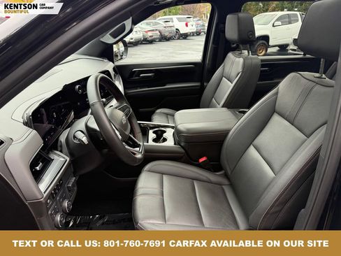 Used 2025 Chevrolet Suburban RST image 32