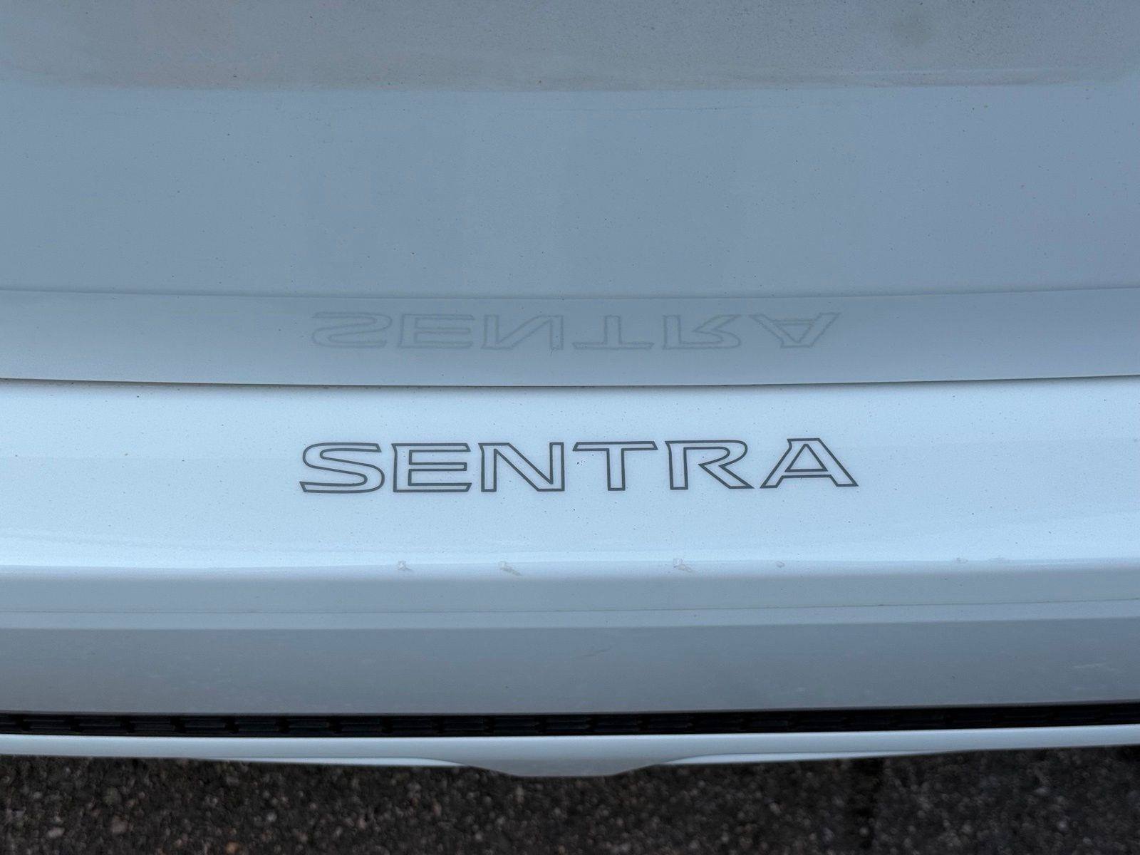 Used 2023 Nissan Sentra SR FWD image 13