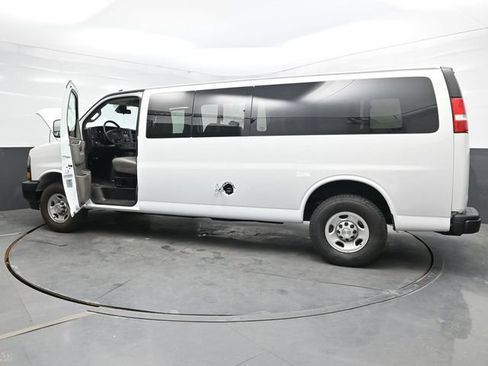 Used 2024 Chevrolet Express 3500 LS RWD image 48