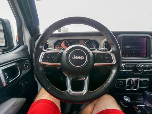 Used 2021 Jeep Wrangler Unlimited Sahara image 19