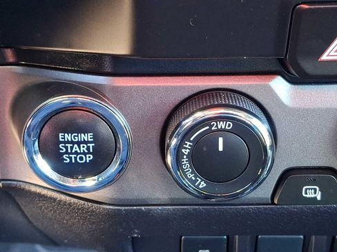 Certified 2021 Toyota Tacoma TRD Off-Road image 27