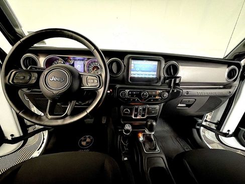 Used 2022 Jeep Wrangler Unlimited Sport AWD/4WD image 14