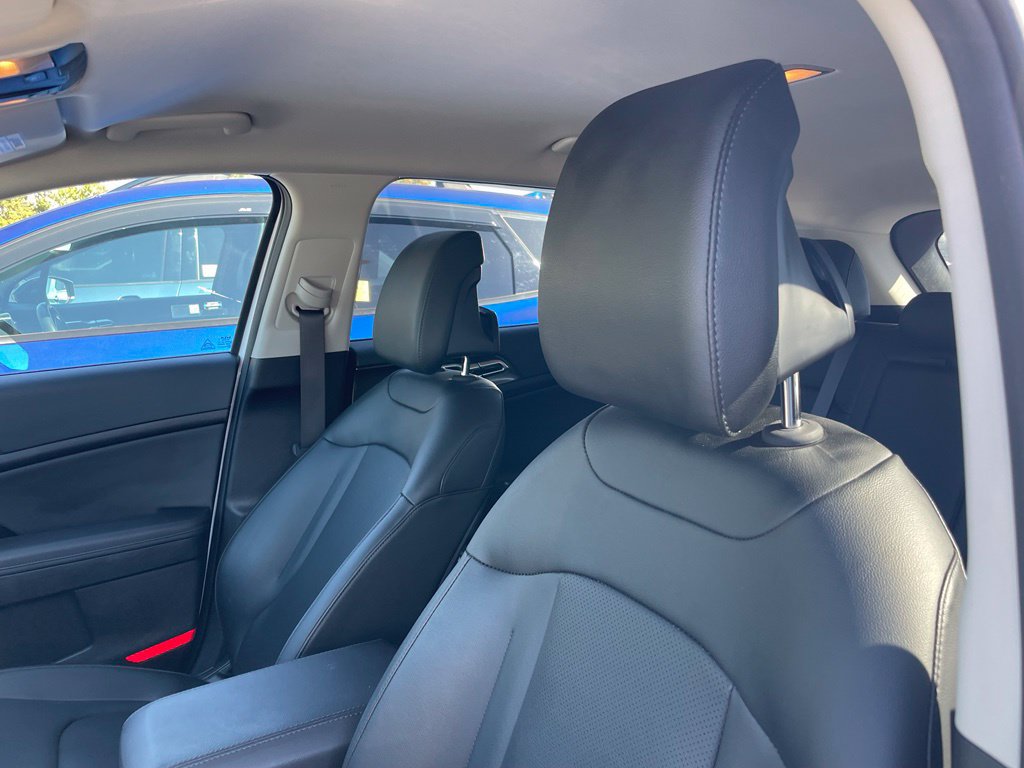 Certified 2025 Kia Sportage EX AWD/4WD image 8