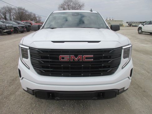 New 2026 GMC Sierra 1500 Elevation image 11