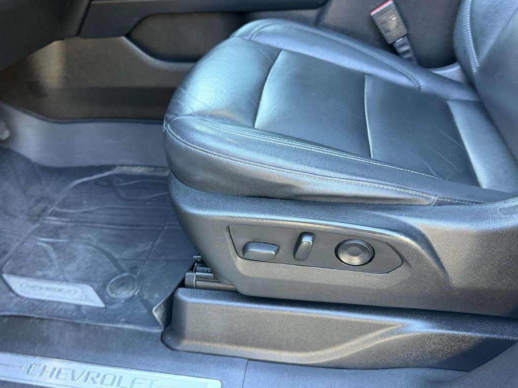Used 2021 Chevrolet Tahoe Z71 w/ Luxury Package AWD/4WD image 15