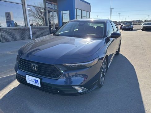 Used 2025 Honda Accord Touring image 1