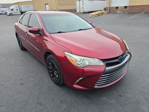 Used 2015 Toyota Camry LE image 3