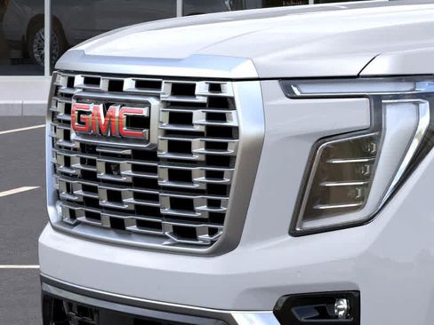 Used 2026 GMC Yukon XL Denali w/ Sun & Power Step Package image 25