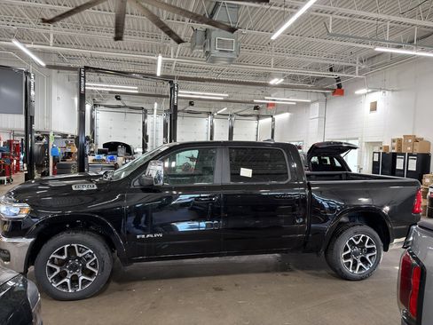 Used 2025 RAM 1500 Laramie w/ Advanced Safety Group II AWD/4WD image 2