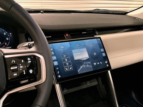 Certified 2025 Land Rover Discovery Sport S image 5