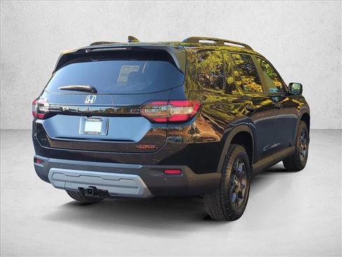 New 2025 Honda Pilot TrailSport image 5