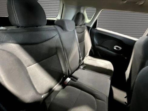 Used 2018 Kia Soul FWD image 22