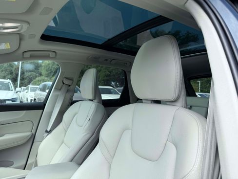 Certified 2023 Volvo XC60 B5 Plus w/ Climate Package AWD/4WD image 9