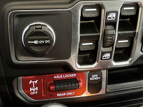 Used 2021 Jeep Gladiator Mojave w/ Dual Top Group AWD/4WD image 41
