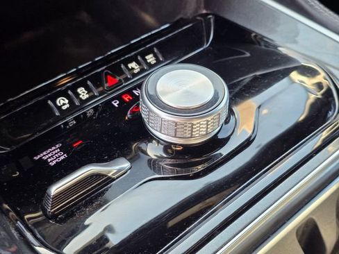 Used 2024 Jeep Wagoneer L 4WD image 40