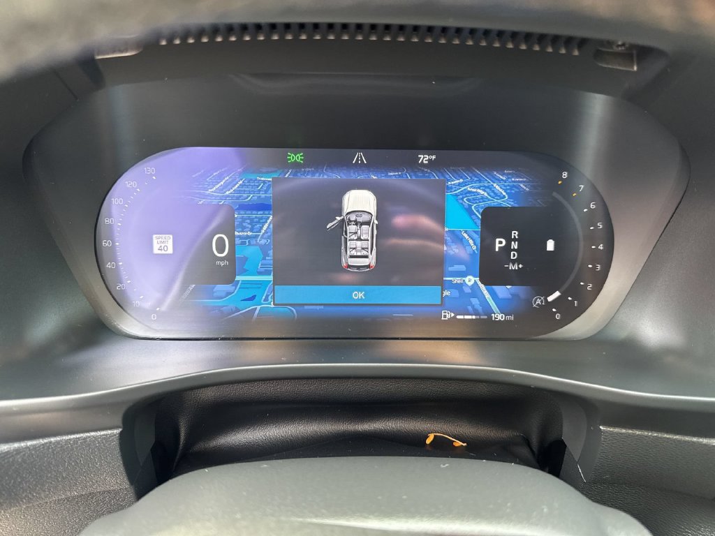 Used 2025 Volvo XC40 B5 Plus AWD/4WD image 9