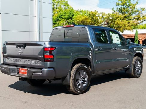 New 2025 Nissan Frontier SV w/ SV Convenience Package image 6