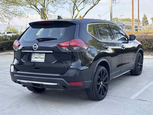 Used 2017 Nissan Rogue S FWD image 3
