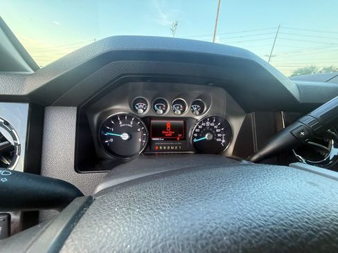 Used 2015 Ford F250 Platinum w/ FX4 Off-Road Package AWD/4WD image 16