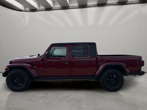 Used 2022 Jeep Gladiator Willys image 2