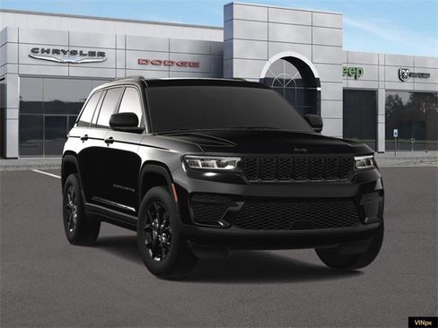 New 2025 Jeep Grand Cherokee Laredo image 16