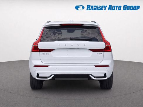 Used 2024 Volvo XC60 B5 Plus w/ Protection Package Premier AWD/4WD image 7