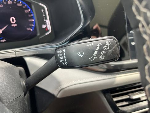 Used 2022 Volkswagen Taos SEL AWD/4WD image 19