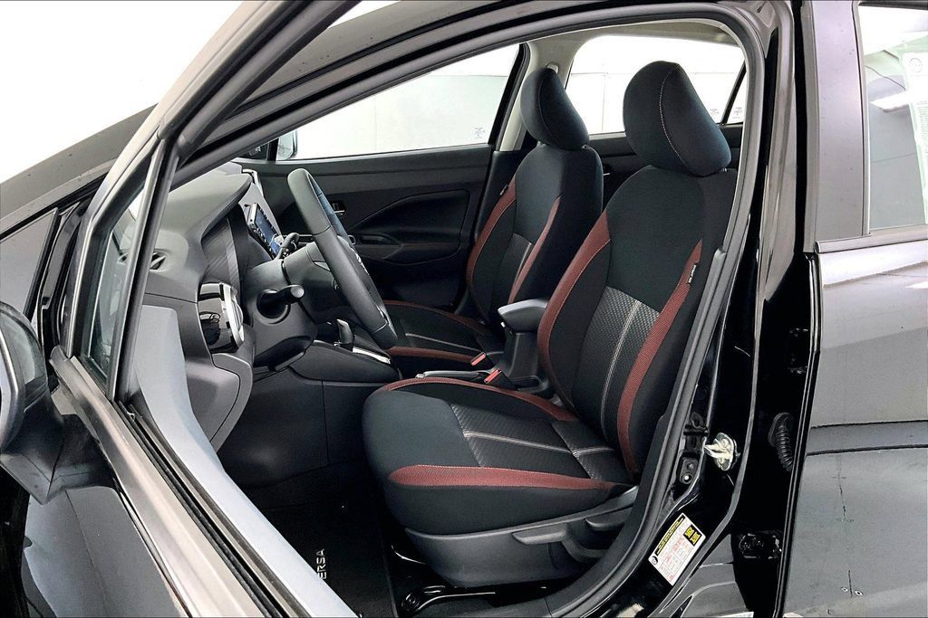 New 2025 Nissan Versa SR w/ Trunk Package FWD image 11