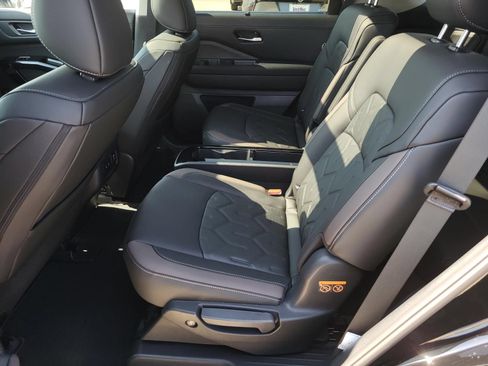 New 2026 Nissan Pathfinder Platinum FWD image 16