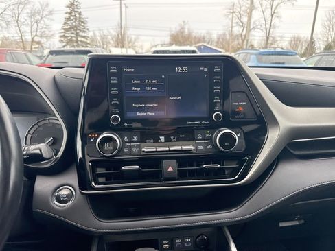 Used 2022 Toyota Highlander XLE image 21