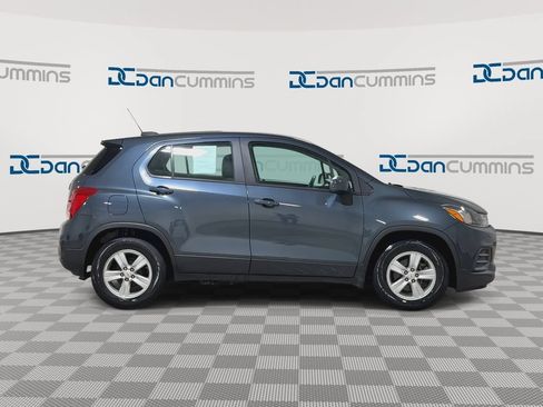Used 2021 Chevrolet Trax LS FWD image 9