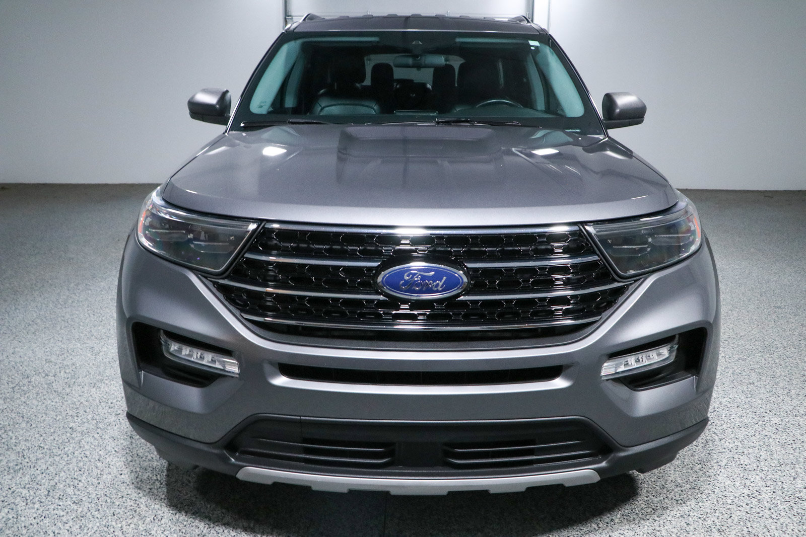 Used 2021 Ford Explorer XLT w/ Equipment Group 202A AWD/4WD image 4