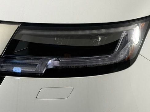 New 2025 Land Rover Range Rover SE image 12
