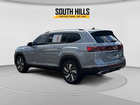 Used 2025 Volkswagen Atlas SEL AWD/4WD image 3