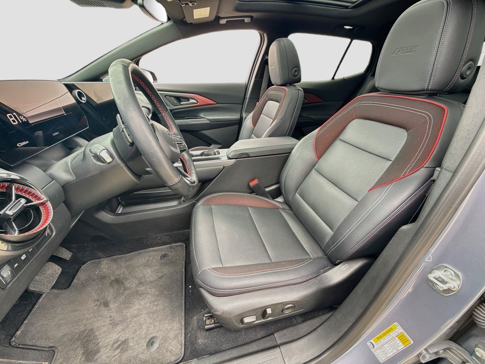 Used 2024 Chevrolet Equinox EV RS w/ LPO, Active Package FWD image 10