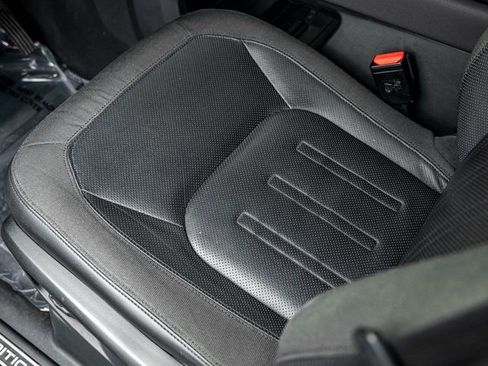 Used 2020 Land Rover Defender 110 HSE image 16