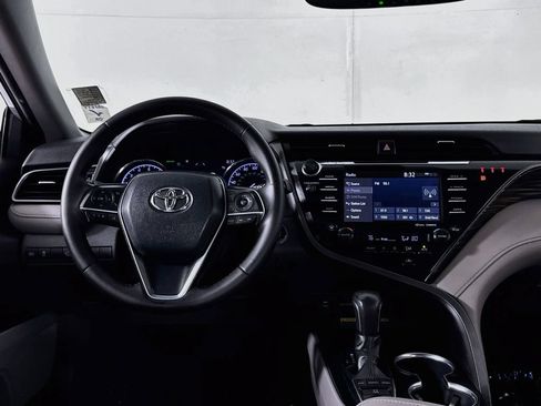 Used 2019 Toyota Camry XLE FWD image 10