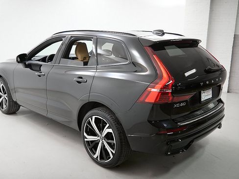 Certified 2023 Volvo XC60 B5 Ultimate w/ Protection Package Premier image 7